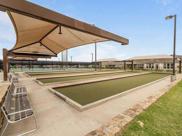 712  Freedom Lane , Little Elm Texas 76227