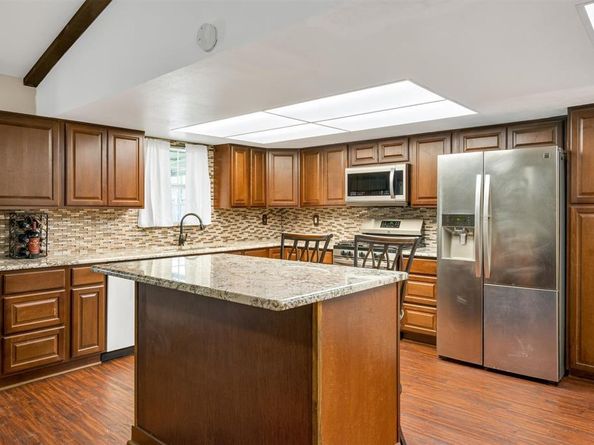 213  Colonel Drive , Garland Texas 75043