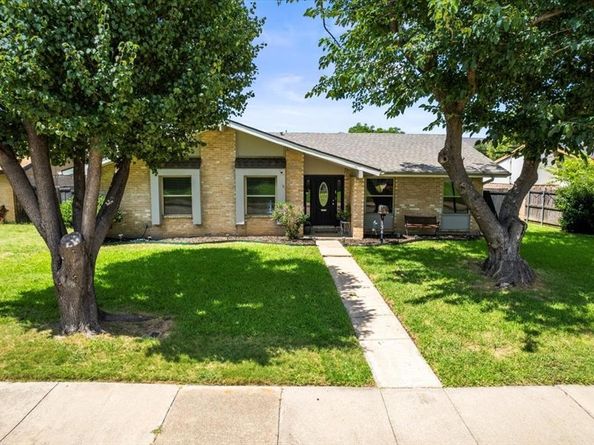 1341  Forestglen Drive , Lewisville Texas 75067