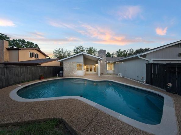 1341  Forestglen Drive , Lewisville Texas 75067