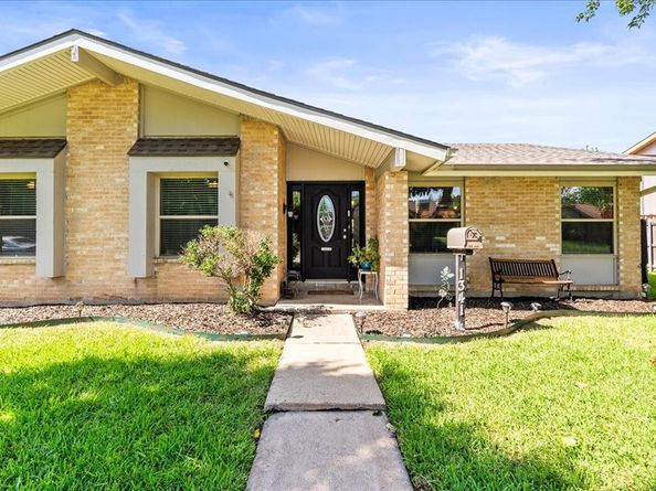 1341  Forestglen Drive , Lewisville Texas 75067