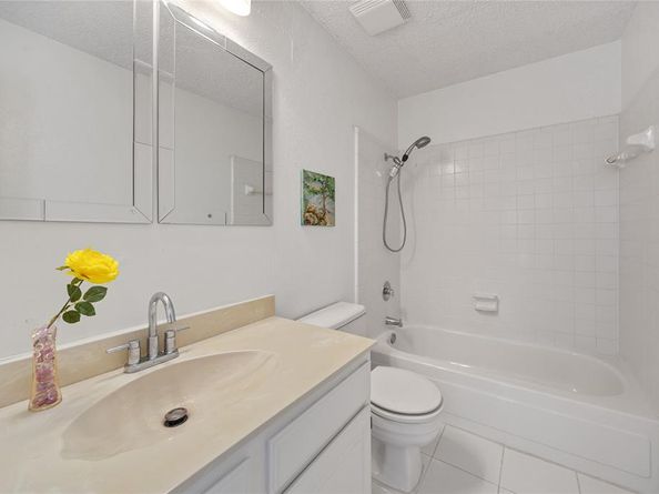 17490  Meandering Way  1711, Dallas Texas 75252