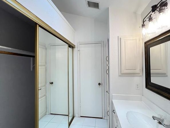 17490  Meandering Way  1711, Dallas Texas 75252