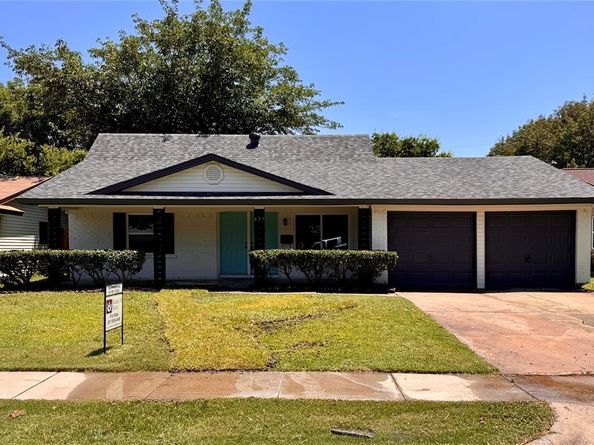 437  Hawthorne Lane , Grand Prairie Texas 75052