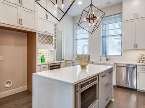 1323  Arch Place , Dallas Texas 75215