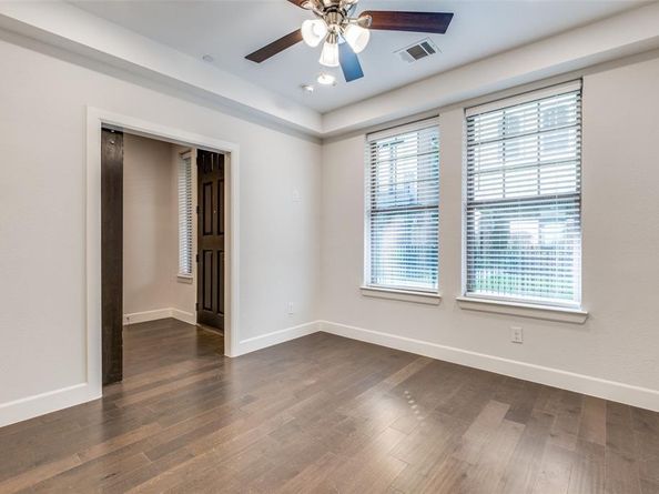 1323  Arch Place , Dallas Texas 75215