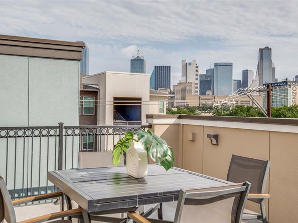 1323  Arch Place , Dallas Texas 75215