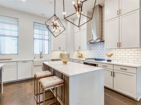 1323  Arch Place , Dallas Texas 75215