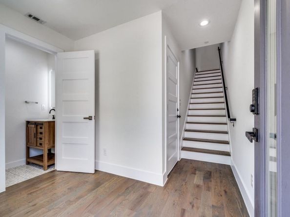 2450 N Garrett Avenue  4, Dallas Texas 75206