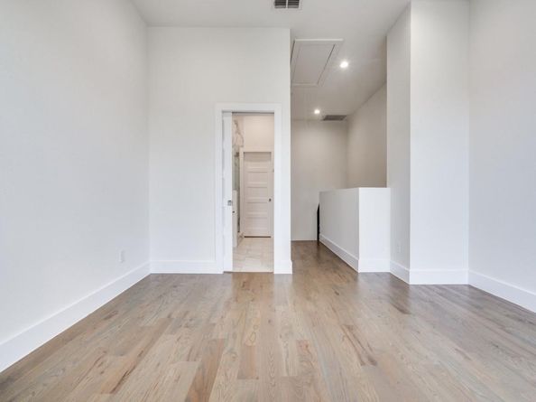 2450 N Garrett Avenue  4, Dallas Texas 75206