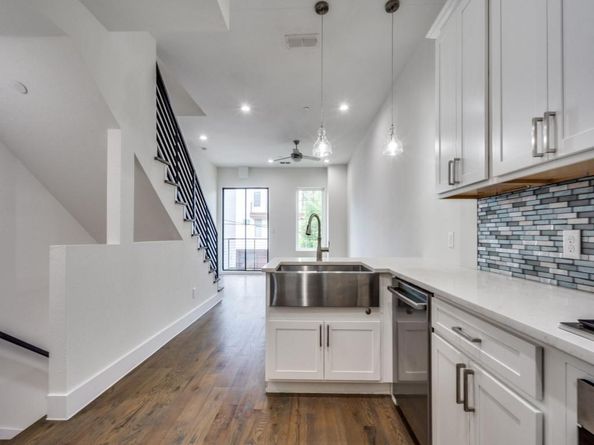 2450 N Garrett Avenue  4, Dallas Texas 75206
