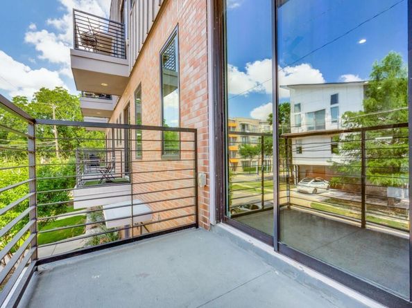 2450 N Garrett Avenue  4, Dallas Texas 75206
