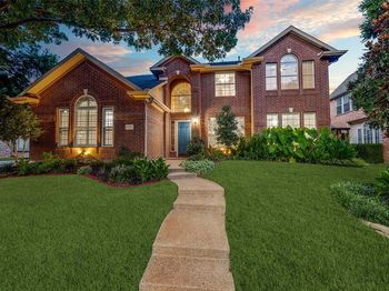 513  Riverside Court 