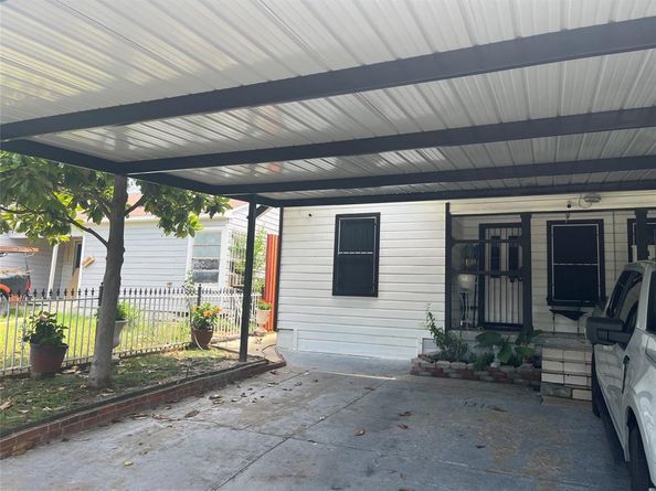 1318 S Ewing Avenue , Dallas Texas 75216