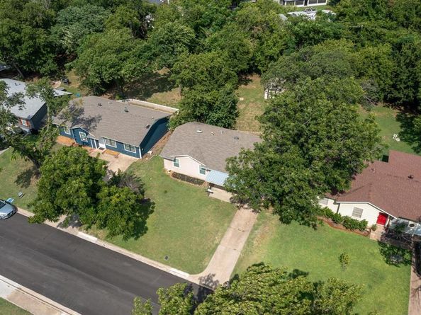 823  Collin Drive , Euless Texas 76039