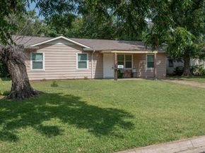 823  Collin Drive , Euless Texas 76039