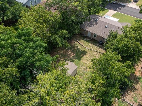 823  Collin Drive , Euless Texas 76039