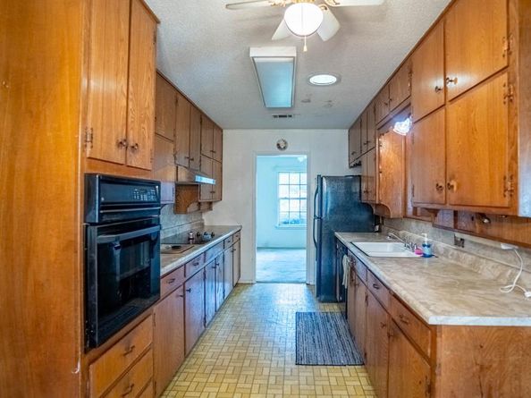 1905  Cimarron Trail , Hurst Texas 76054