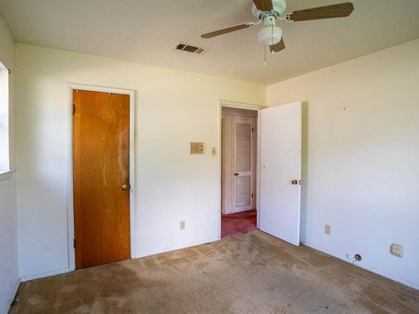 1905  Cimarron Trail , Hurst Texas 76054