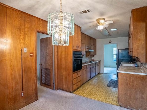 1905  Cimarron Trail , Hurst Texas 76054