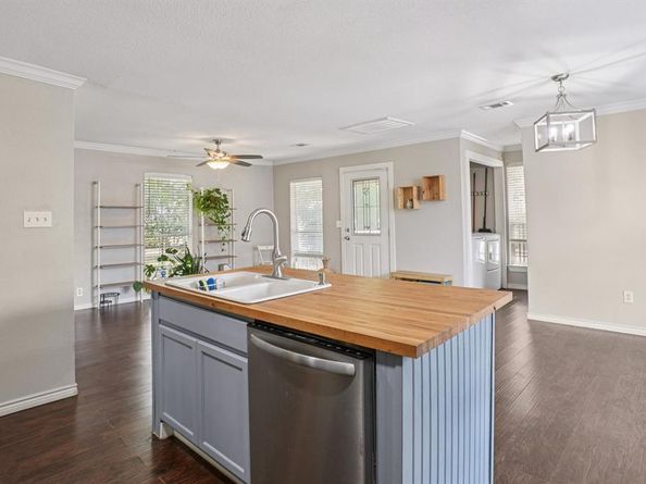 311  Guthrie Street , Dallas Texas 75224