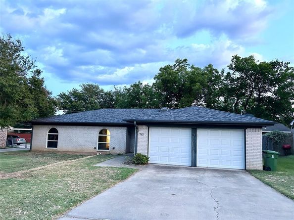 745  Toni Drive , Hurst Texas 76054