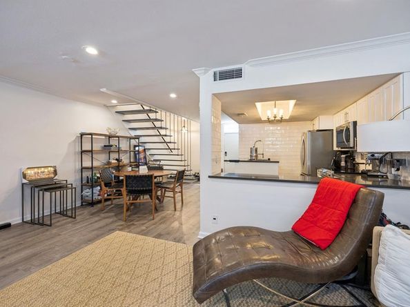 3321  Cole Avenue  116, Dallas Texas 75204