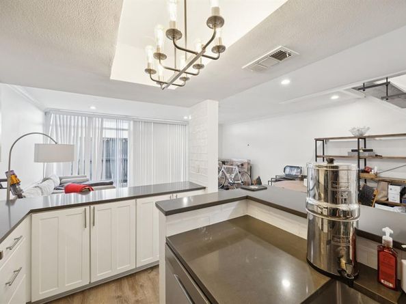 3321  Cole Avenue  116, Dallas Texas 75204