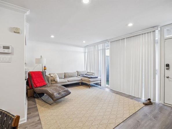 3321  Cole Avenue  116, Dallas Texas 75204