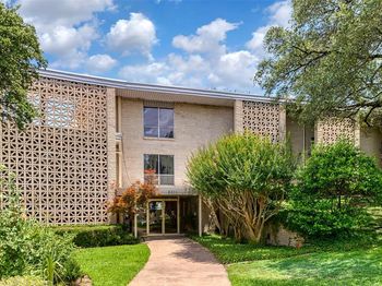 2301  Ridgmar Plaza 