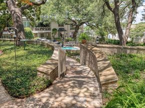 2301  Ridgmar Plaza  8, Fort Worth Texas 76116