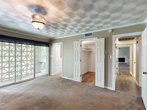 2301  Ridgmar Plaza  8, Fort Worth Texas 76116