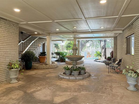 2301  Ridgmar Plaza  8, Fort Worth Texas 76116