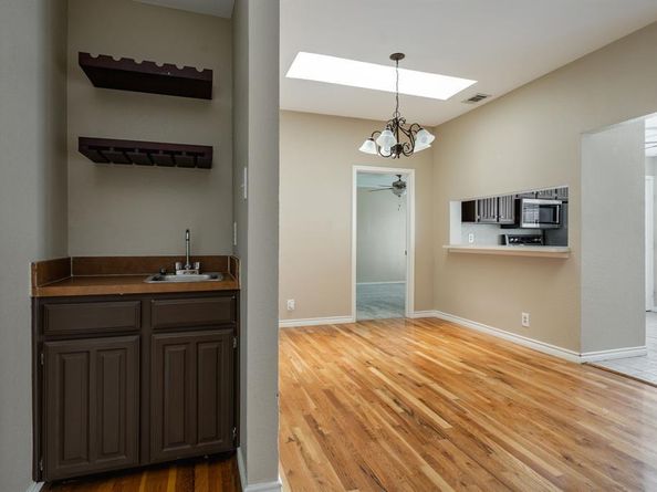 5200  Martel Avenue  37C, Dallas Texas 75206