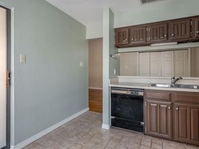 5200  Martel Avenue  37C, Dallas Texas 75206