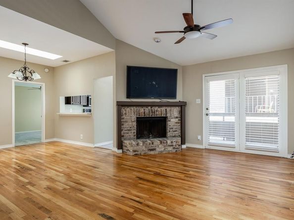 5200  Martel Avenue  37C, Dallas Texas 75206