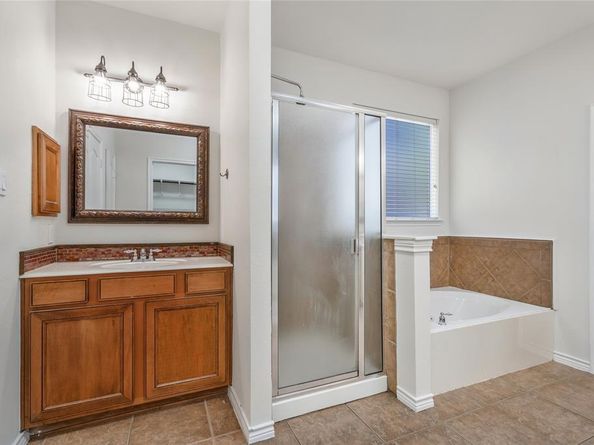 1020  Stolte Court , Savannah Texas 76227