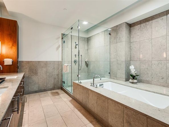 1918  Olive Street  3402, Dallas Texas 75201