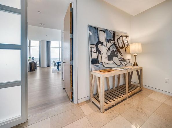 1918  Olive Street  3402, Dallas Texas 75201