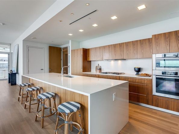 1918  Olive Street  3402, Dallas Texas 75201