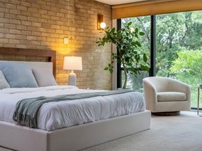 4030  Buena Vista Street , Dallas Texas 75204