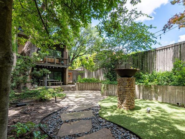 4030  Buena Vista Street , Dallas Texas 75204