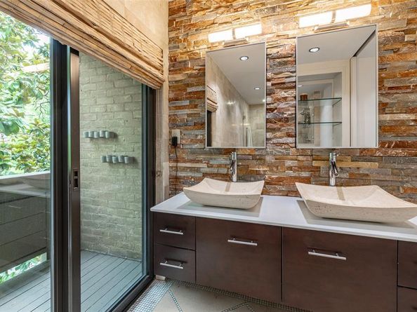 4030  Buena Vista Street , Dallas Texas 75204