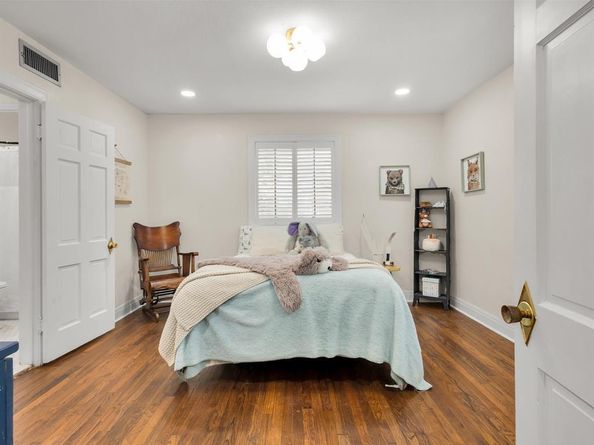 2233  Goldenrod Avenue , Fort Worth Texas 76111