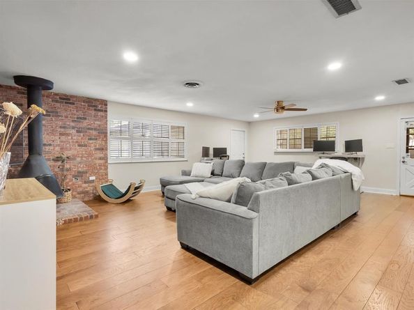 2233  Goldenrod Avenue , Fort Worth Texas 76111