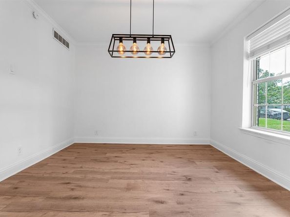 3352  Camelot Drive , Dallas Texas 75229