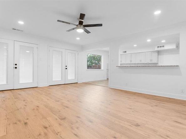 3352  Camelot Drive , Dallas Texas 75229