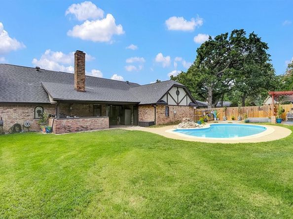 7217  Martha Lane , Fort Worth Texas 76112