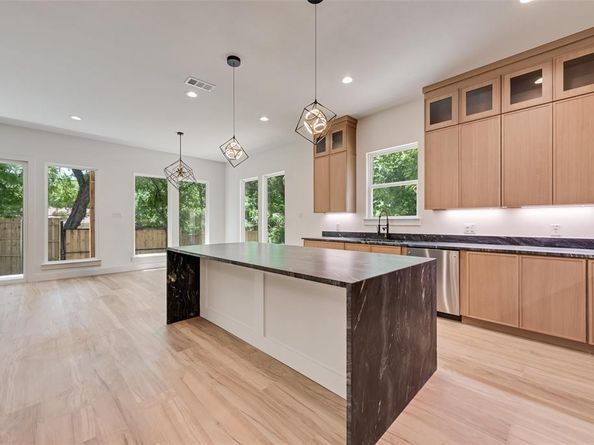 1318  Nokomis Avenue , Dallas Texas 75224