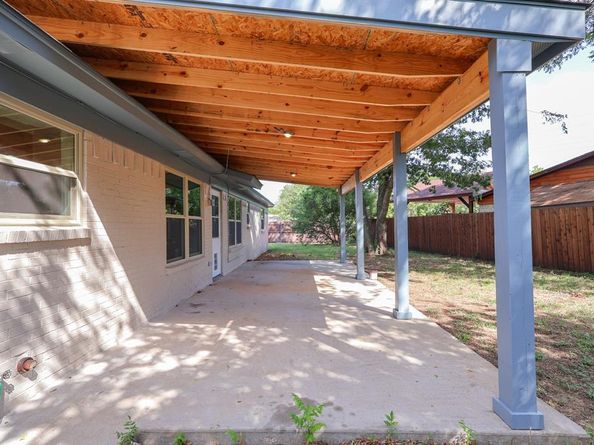 241  Berkshire Lane , Fort Worth Texas 76134